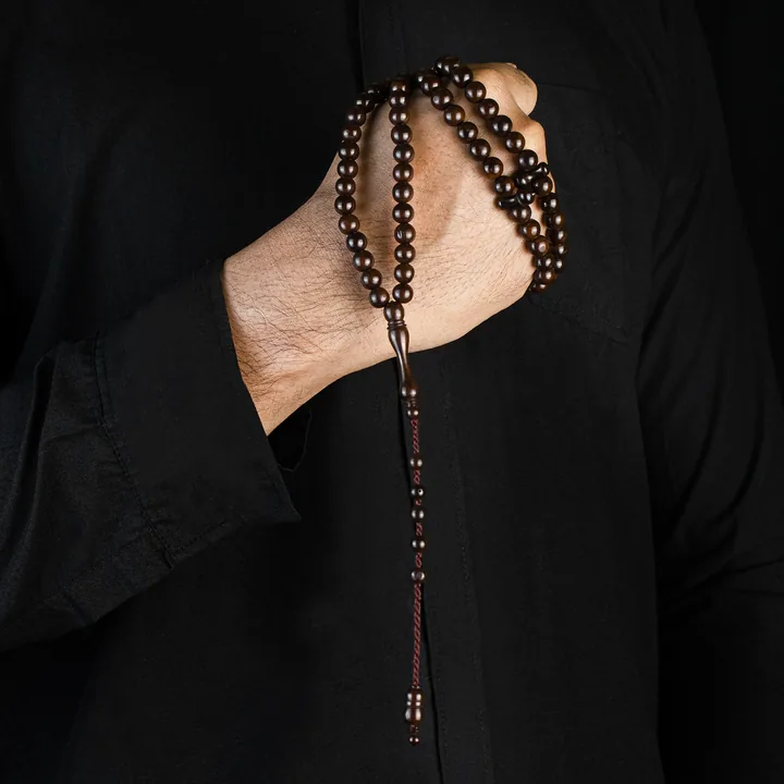 Tasbih kokka Benukokka digenggam
